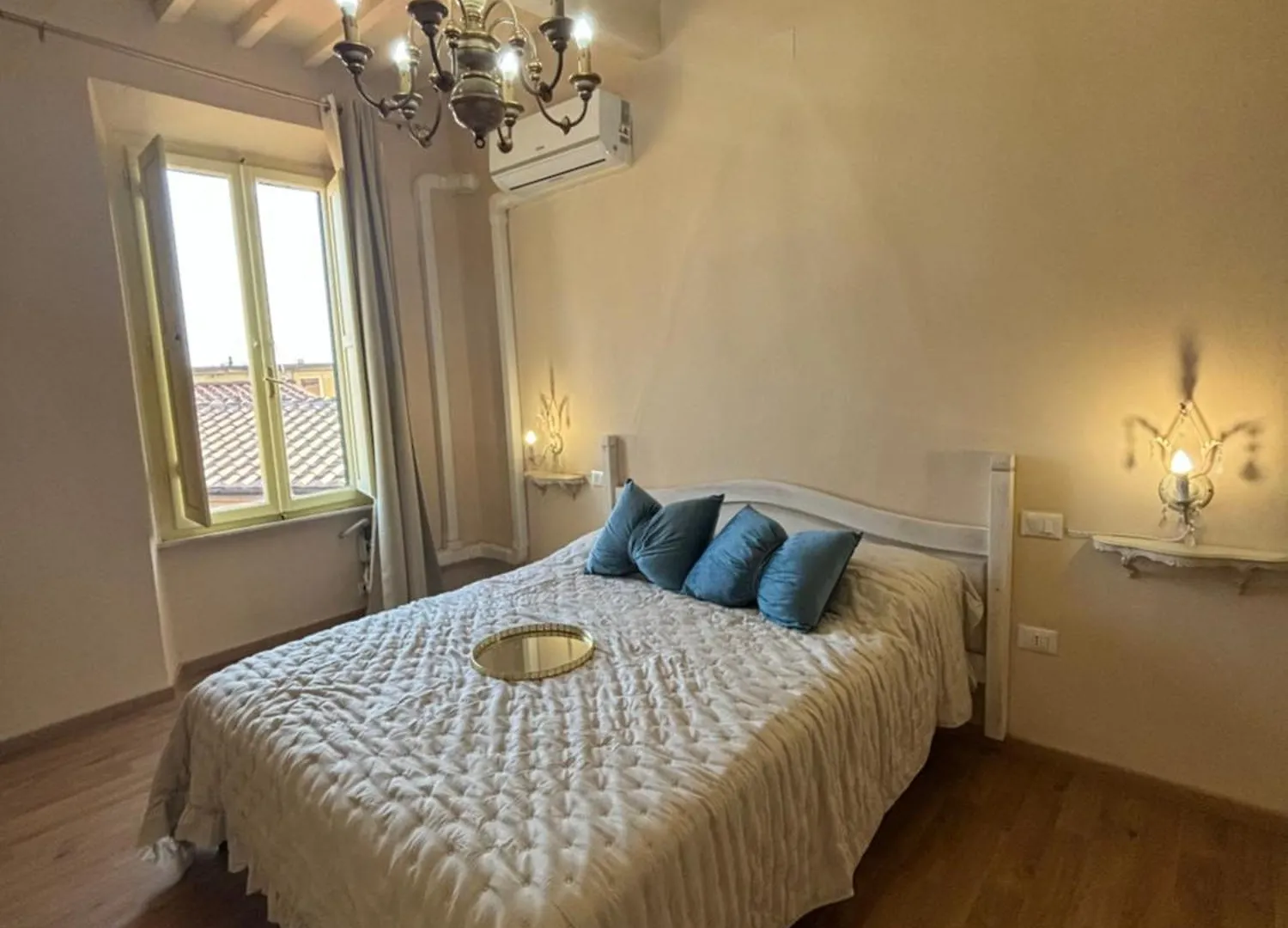 Luxury Toscana Rooms Монтескудайо Гостевой дом