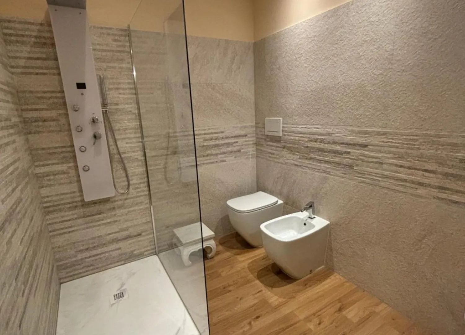 Гостевой дом Luxury Toscana Rooms Монтескудайо