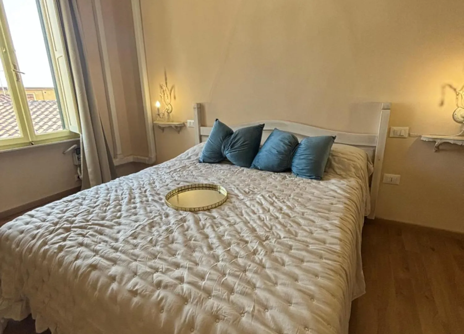 Luxury Toscana Rooms Монтескудайо Гостевой дом